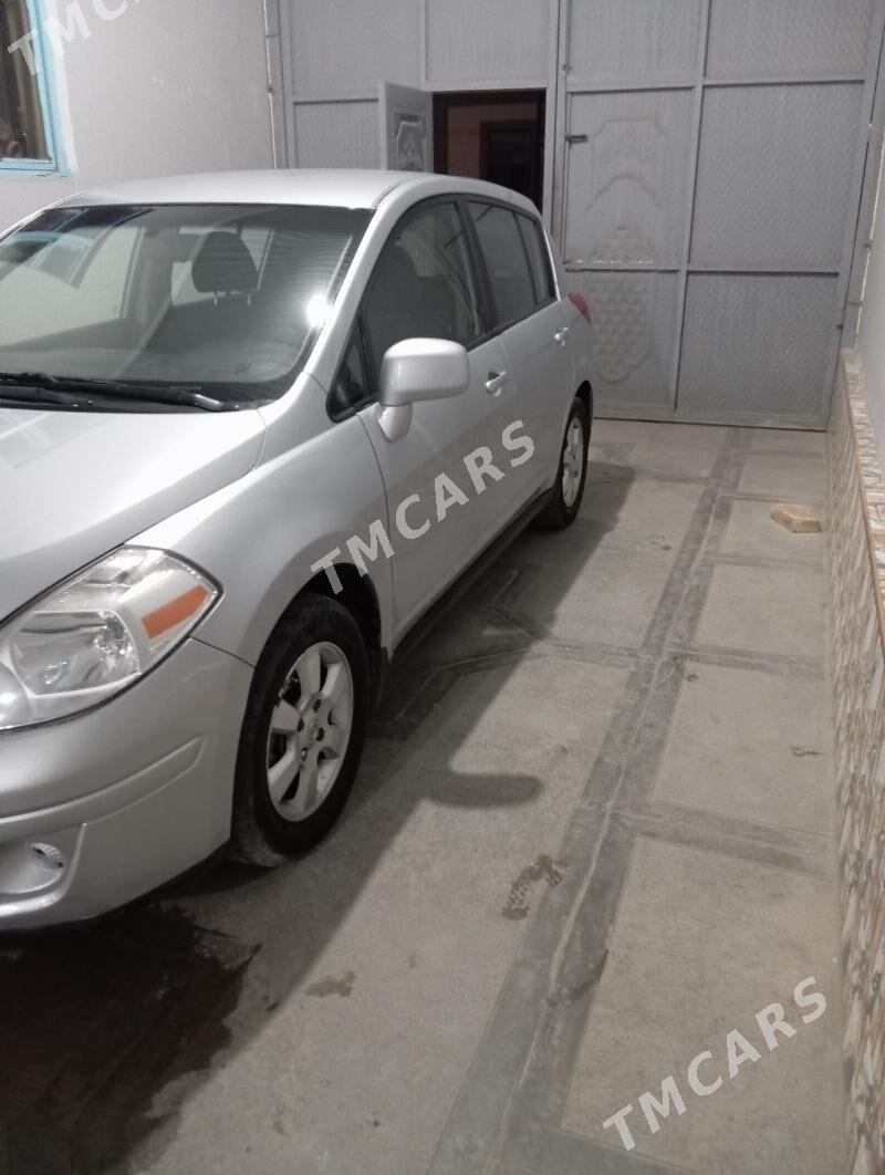 Nissan Versa 2012 - 110 000 TMT - Фарап - img 2