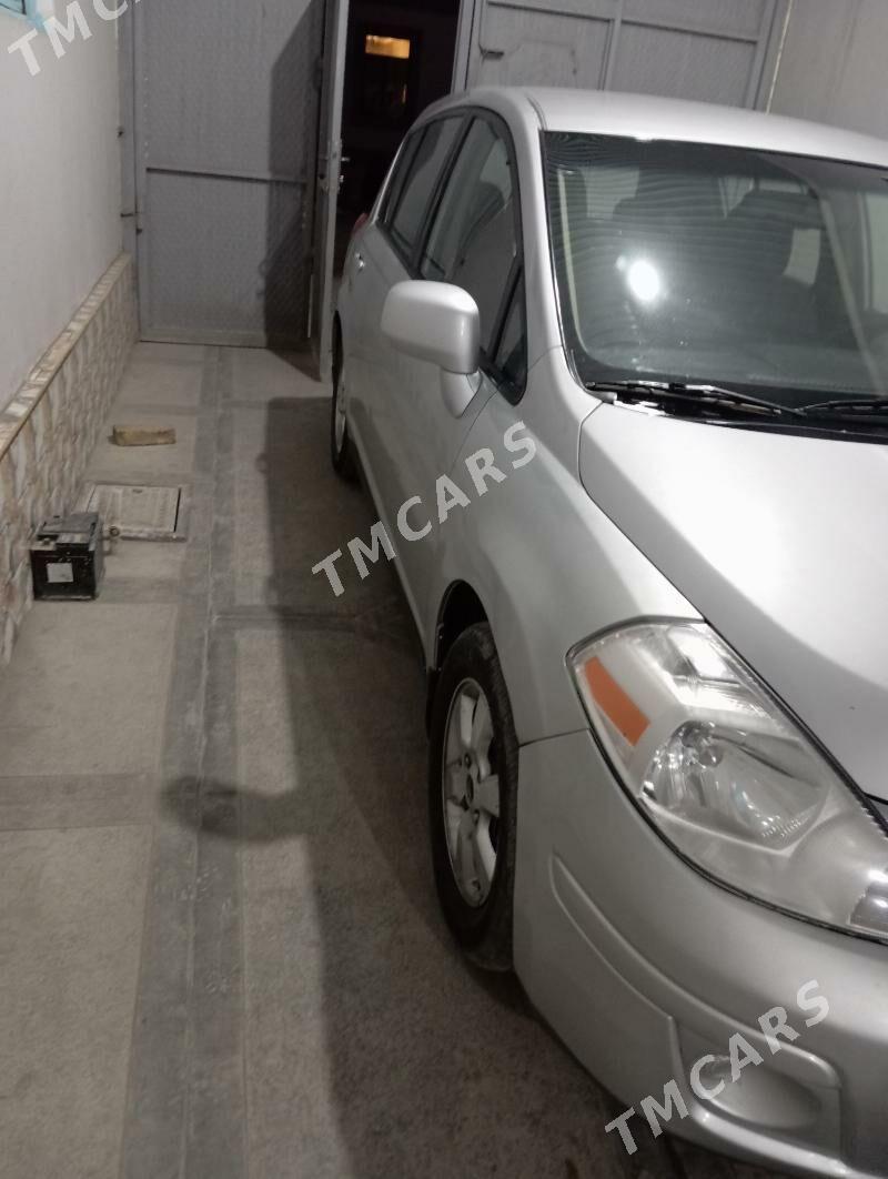 Nissan Versa 2012 - 110 000 TMT - Фарап - img 3