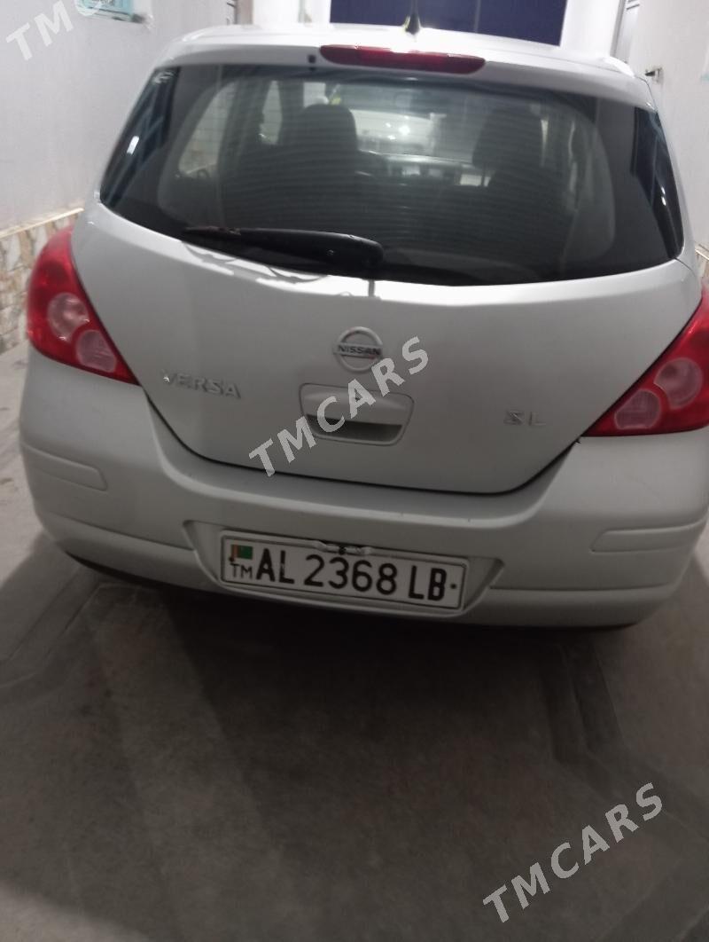 Nissan Versa 2012 - 110 000 TMT - Фарап - img 4