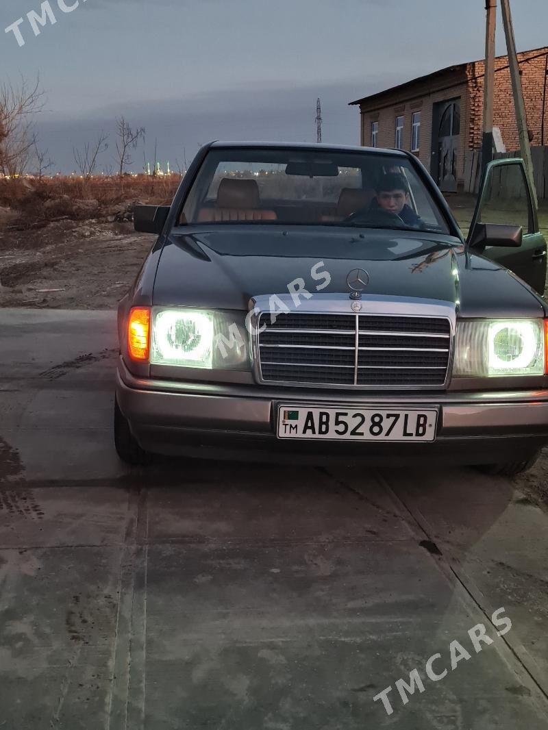 Mercedes-Benz C250 1989 - 60 000 TMT - Туркменабат - img 2