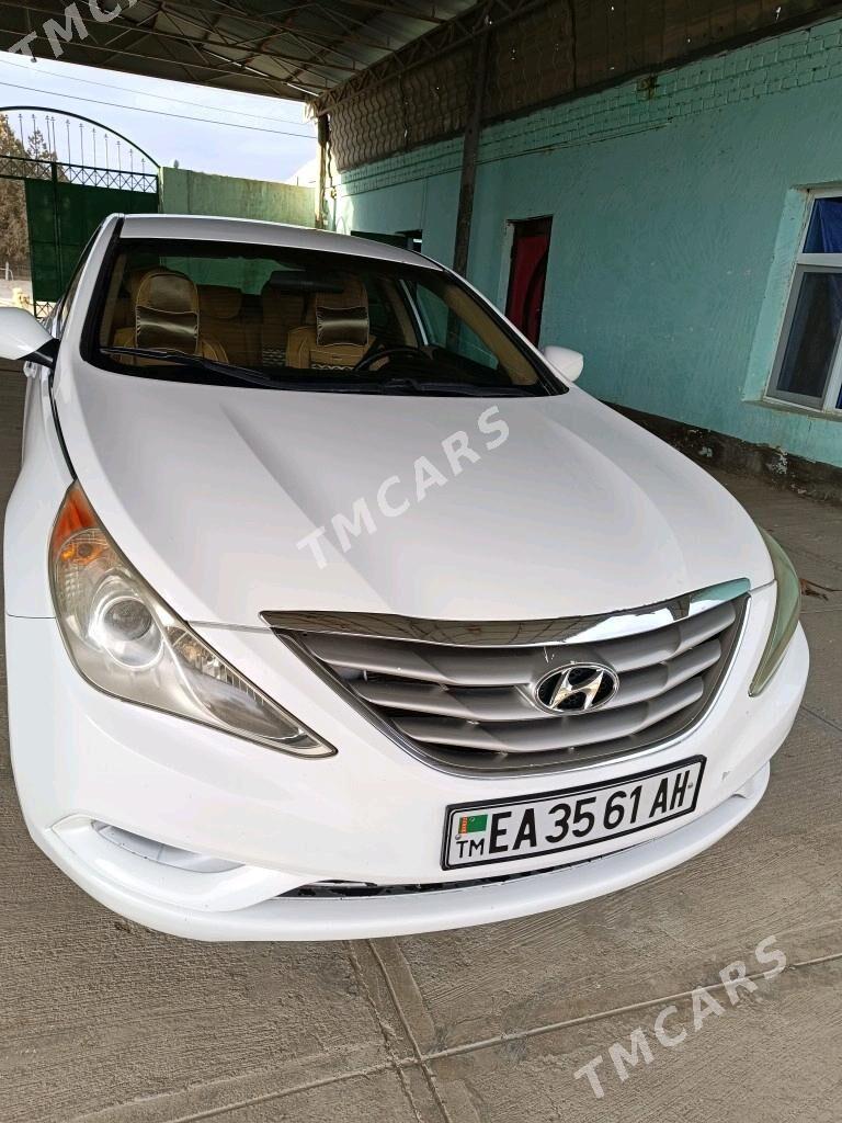 Hyundai Sonata 2010 - 120 000 TMT - Ак-Бугдайский этрап - img 3