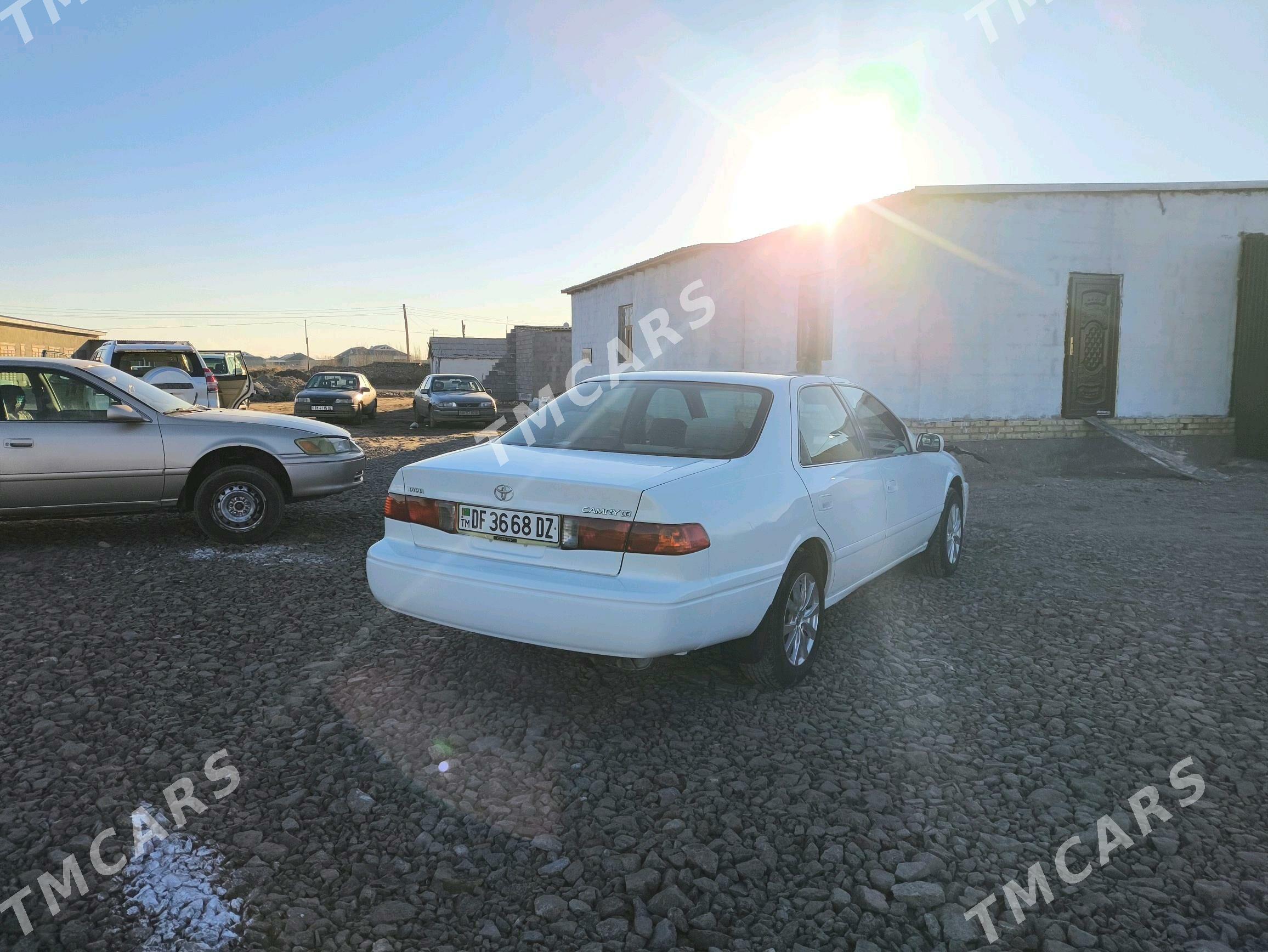 Toyota Camry 2000 - 130 000 TMT - Köneürgenç - img 3