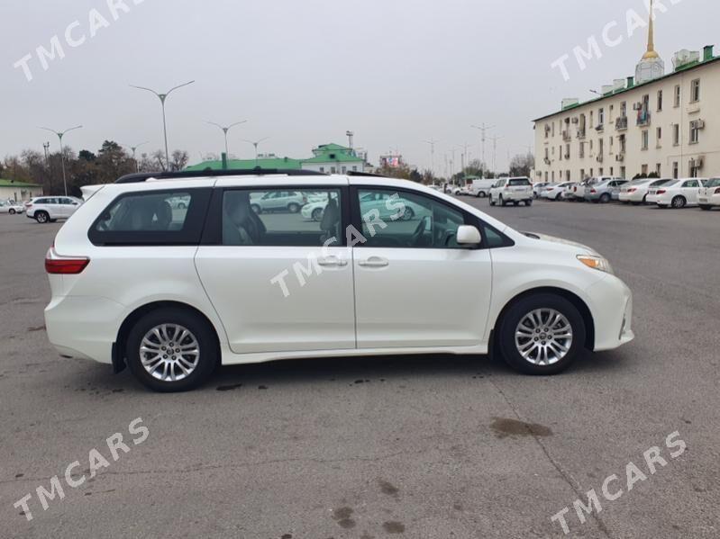 Toyota Sienna 2018 - 440 000 TMT - Aşgabat - img 4