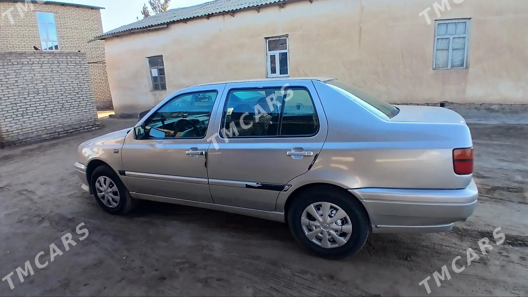 Volkswagen Golf 1993 - 35 000 TMT - Garabekewül - img 4