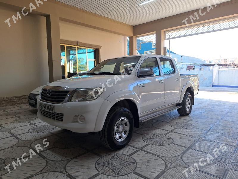 Toyota Hilux 2013 - 295 000 TMT - Балканабат - img 2