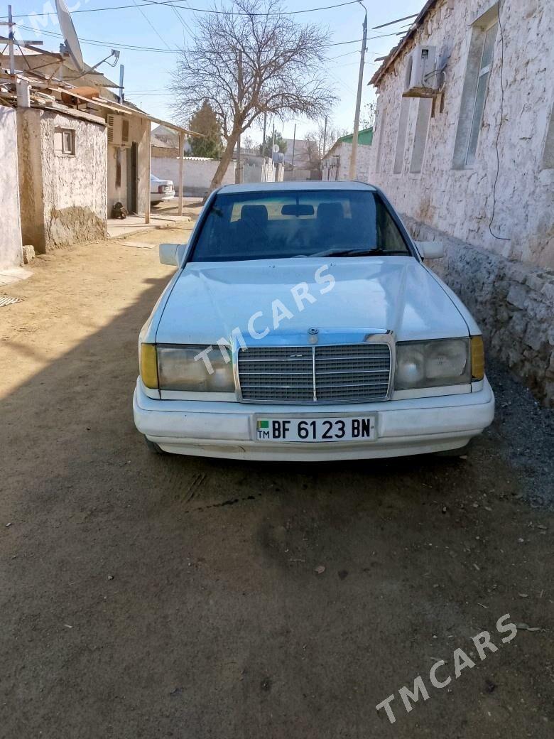 Mercedes-Benz 230E 1989 - 20 000 TMT - Туркменбаши - img 2