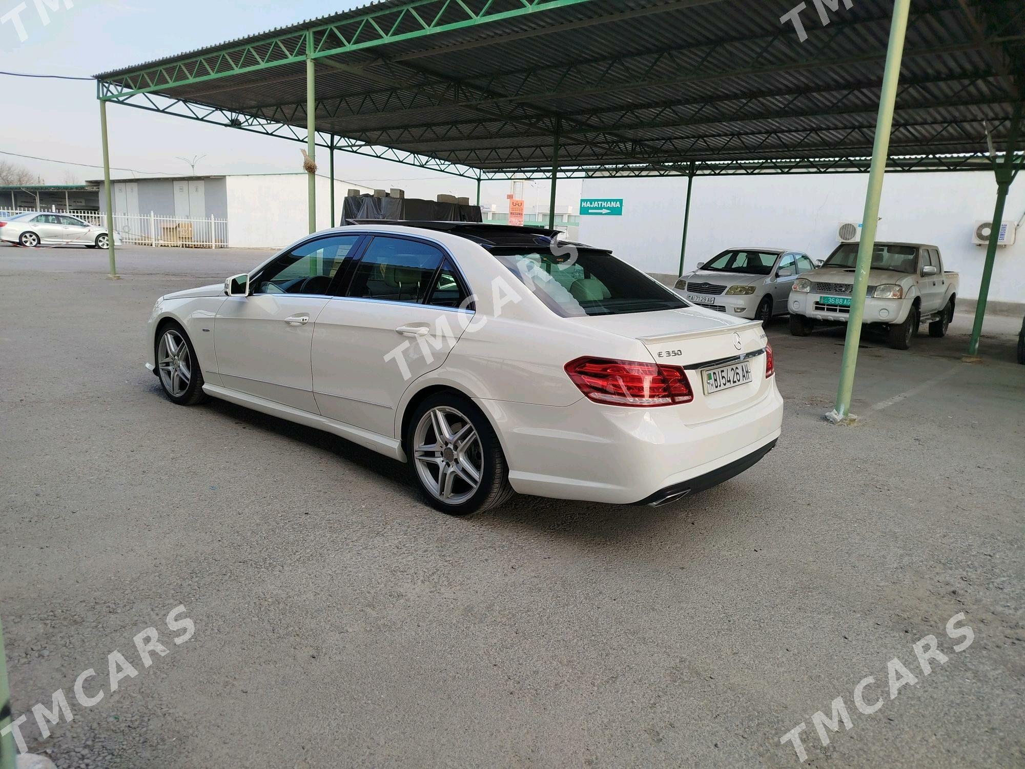 Mercedes-Benz E350 2011 - 270 000 TMT - Podwoýski köç. (Bitarap Türkmenistan şaýoly) - img 7