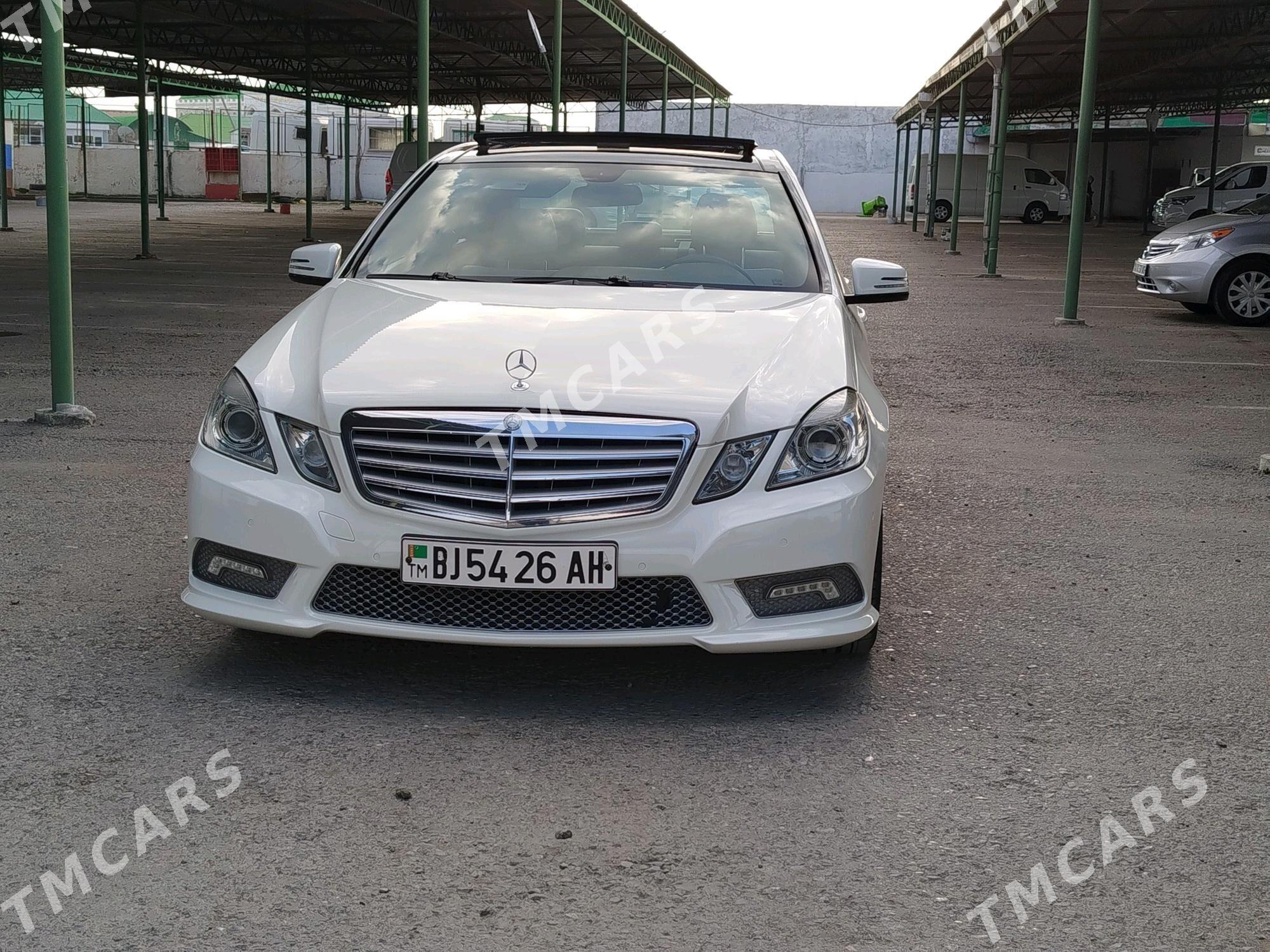 Mercedes-Benz E350 2011 - 270 000 TMT - Podwoýski köç. (Bitarap Türkmenistan şaýoly) - img 8