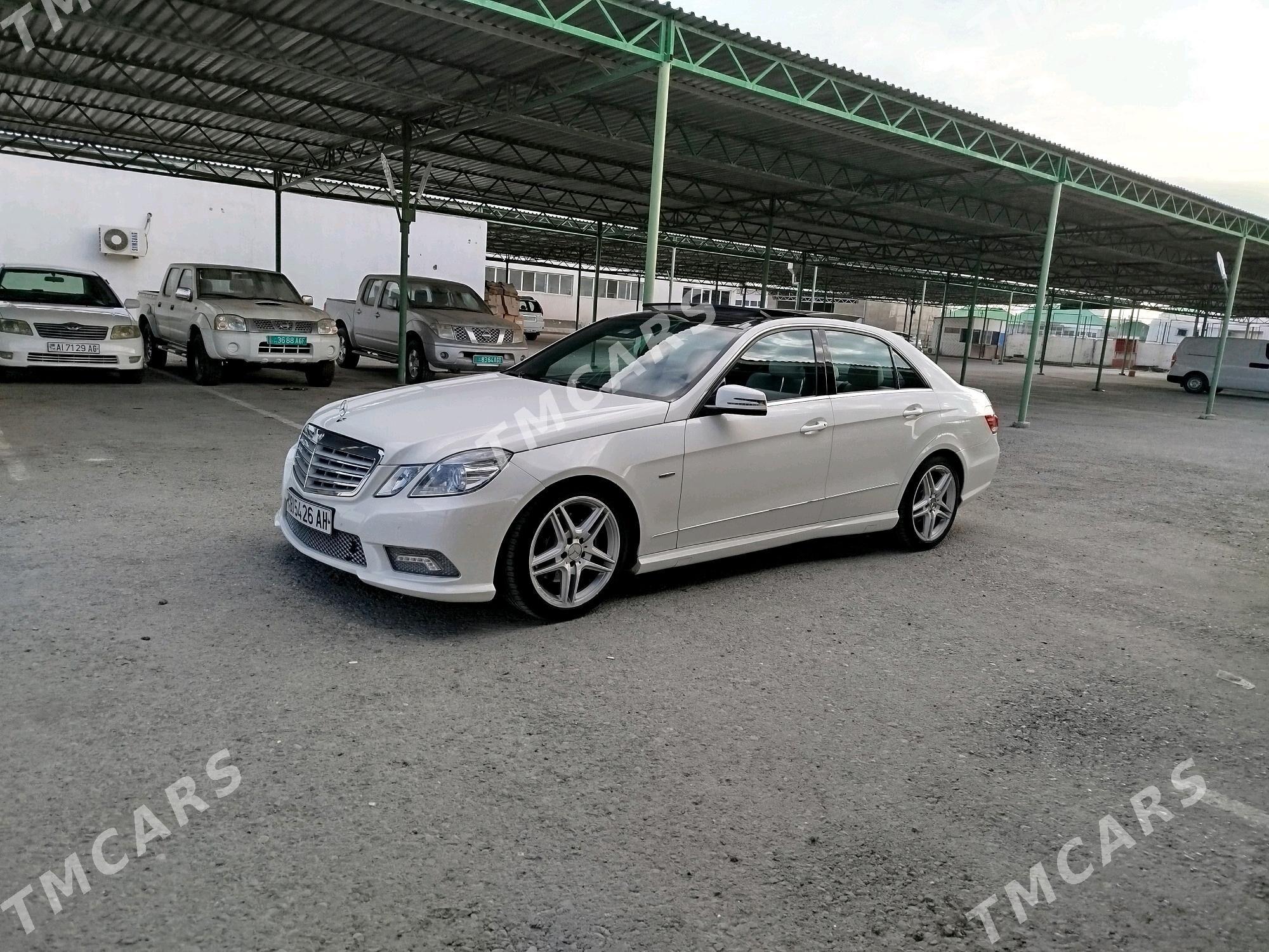 Mercedes-Benz E350 2011 - 270 000 TMT - Podwoýski köç. (Bitarap Türkmenistan şaýoly) - img 9