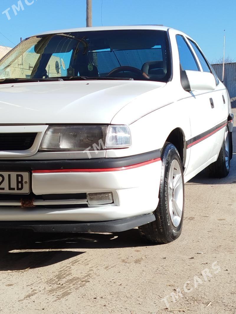 Opel Vectra 1994 - 42 000 TMT - Чарджоу - img 2