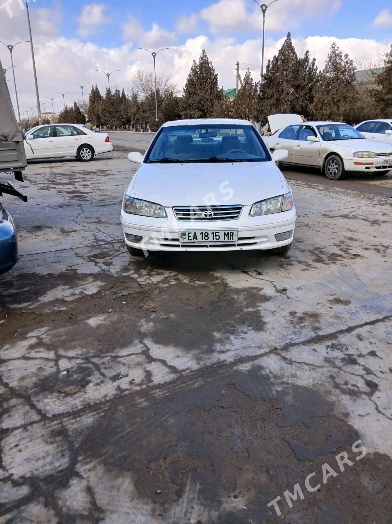 Toyota Camry 2000 - 130 000 TMT - Baýramaly - img 2