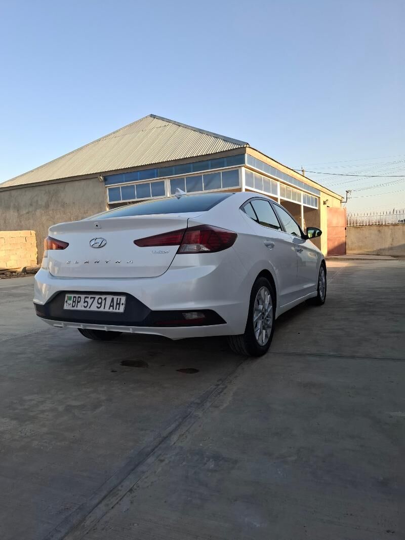 Hyundai Elantra 2019 - 225 000 TMT - Гёкдепе - img 2