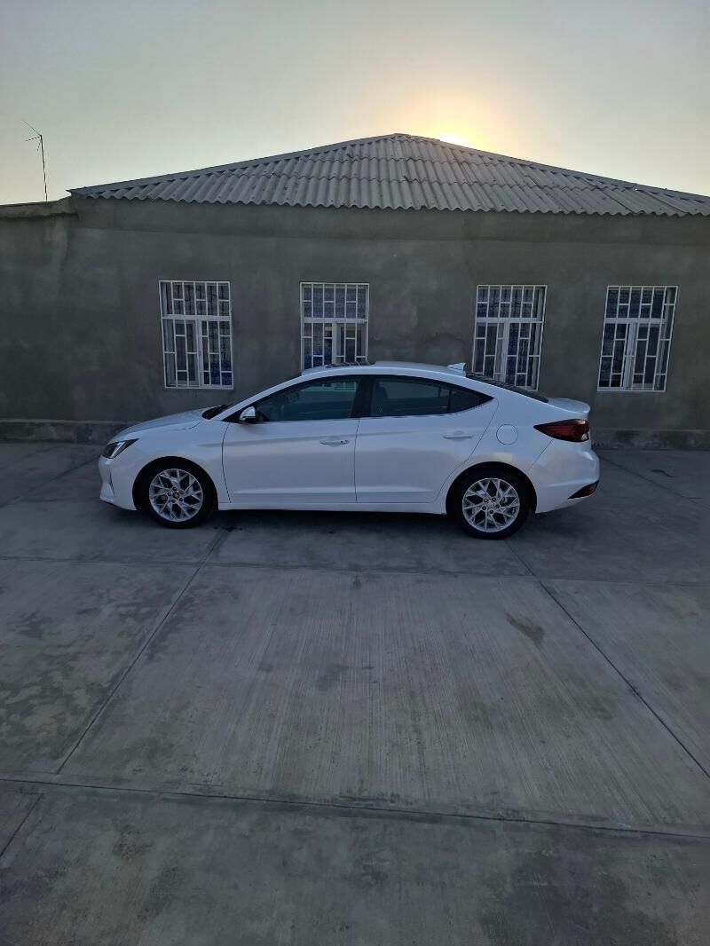 Hyundai Elantra 2019 - 225 000 TMT - Гёкдепе - img 7