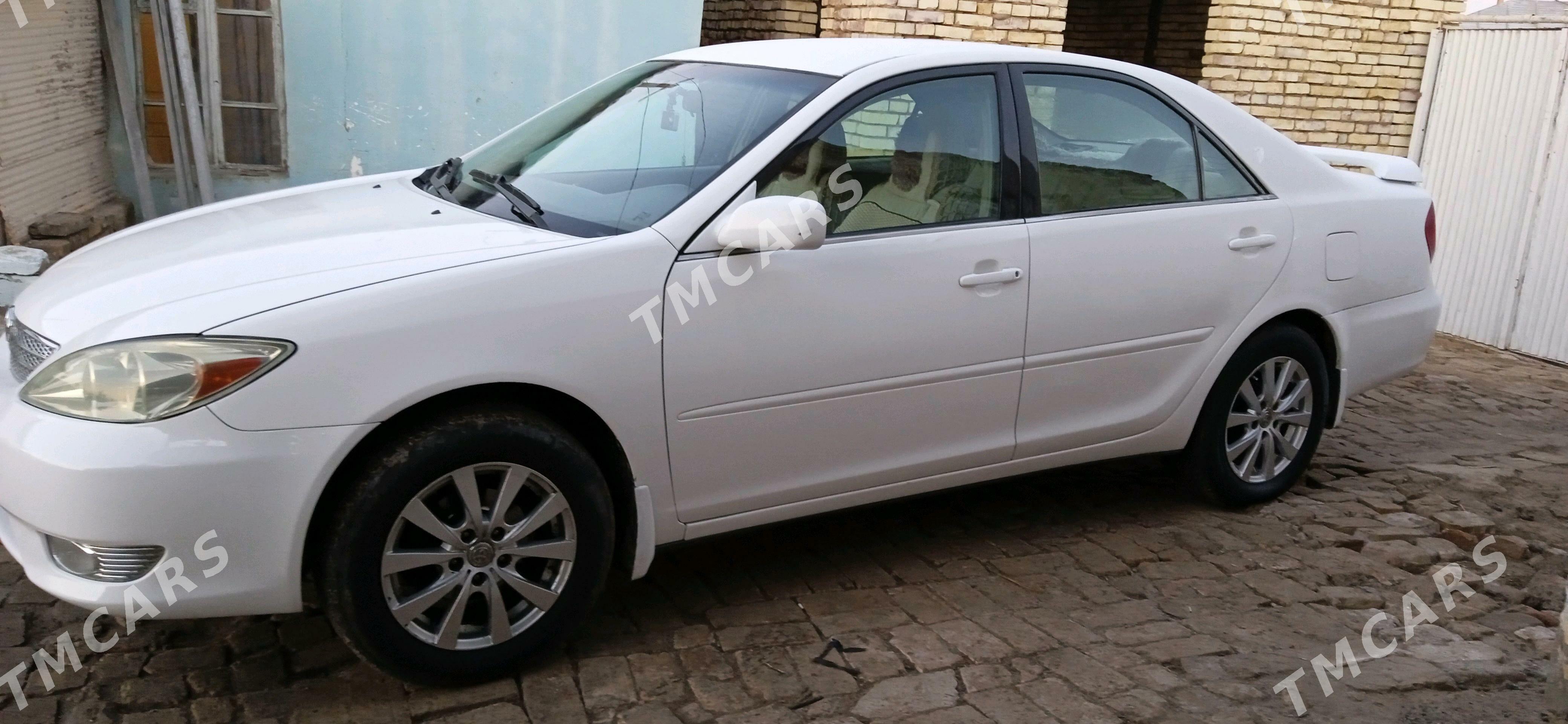 Toyota Camry 2003 - 135 000 TMT - Векильбазар - img 2