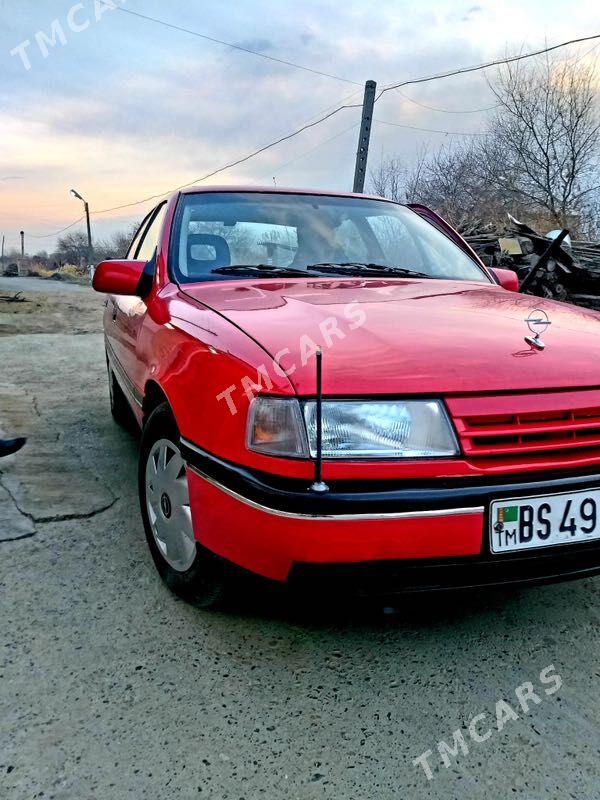 Opel Vectra 1990 - 37 000 TMT - Мары - img 9