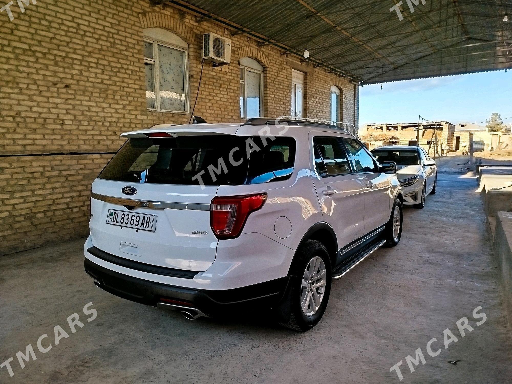 Ford Explorer 2018 - 315 000 TMT - Мургап - img 3