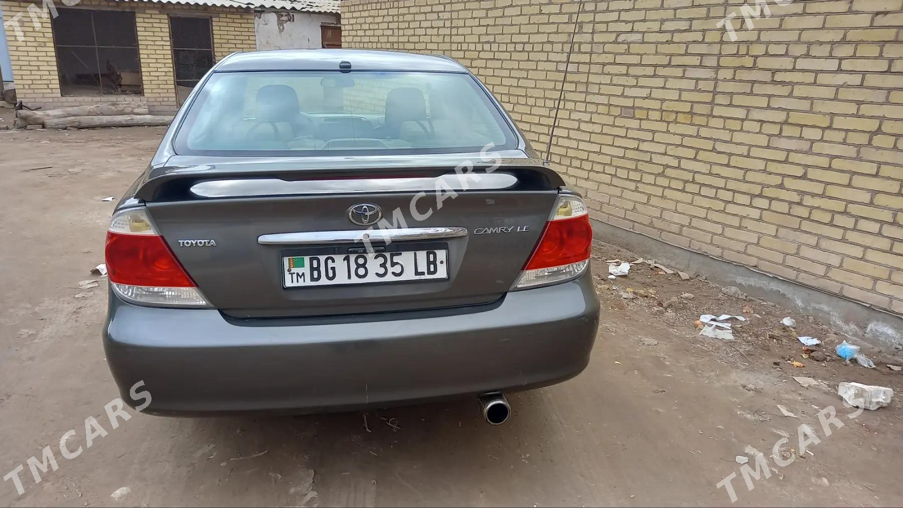 Toyota Camry 2005 - 170 000 TMT - Саят - img 4