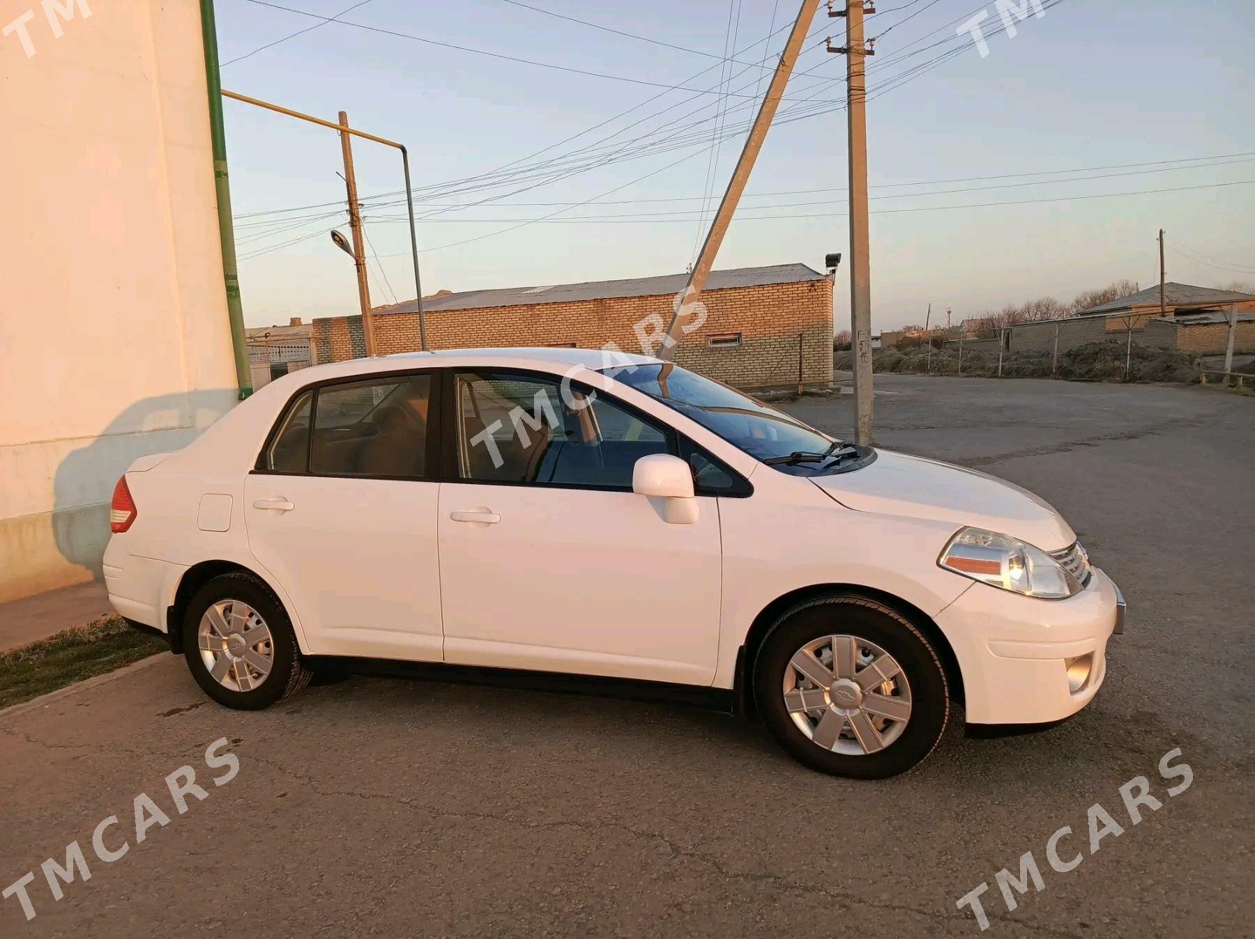 Nissan Versa 2010 - 92 000 TMT - Мургап - img 4