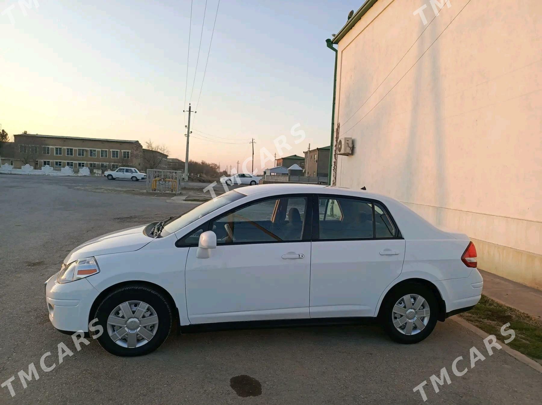 Nissan Versa 2010 - 92 000 TMT - Мургап - img 6