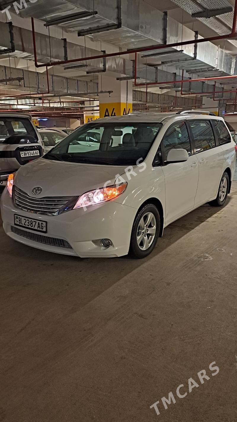 Toyota Sienna 2017 - 325 000 TMT - Бедев - img 3