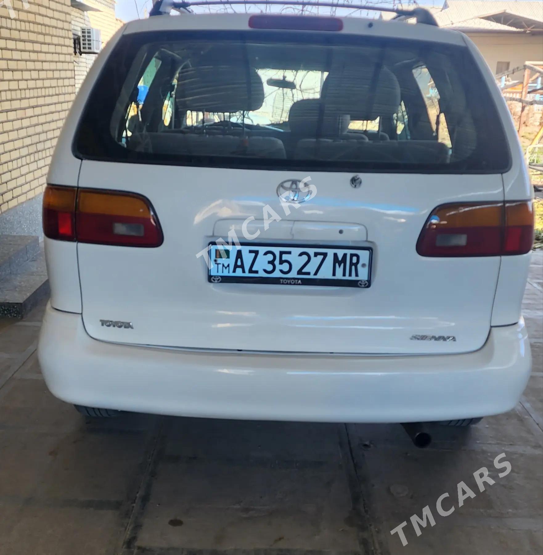 Toyota Sienna 2000 - 150 000 TMT - Мары - img 7