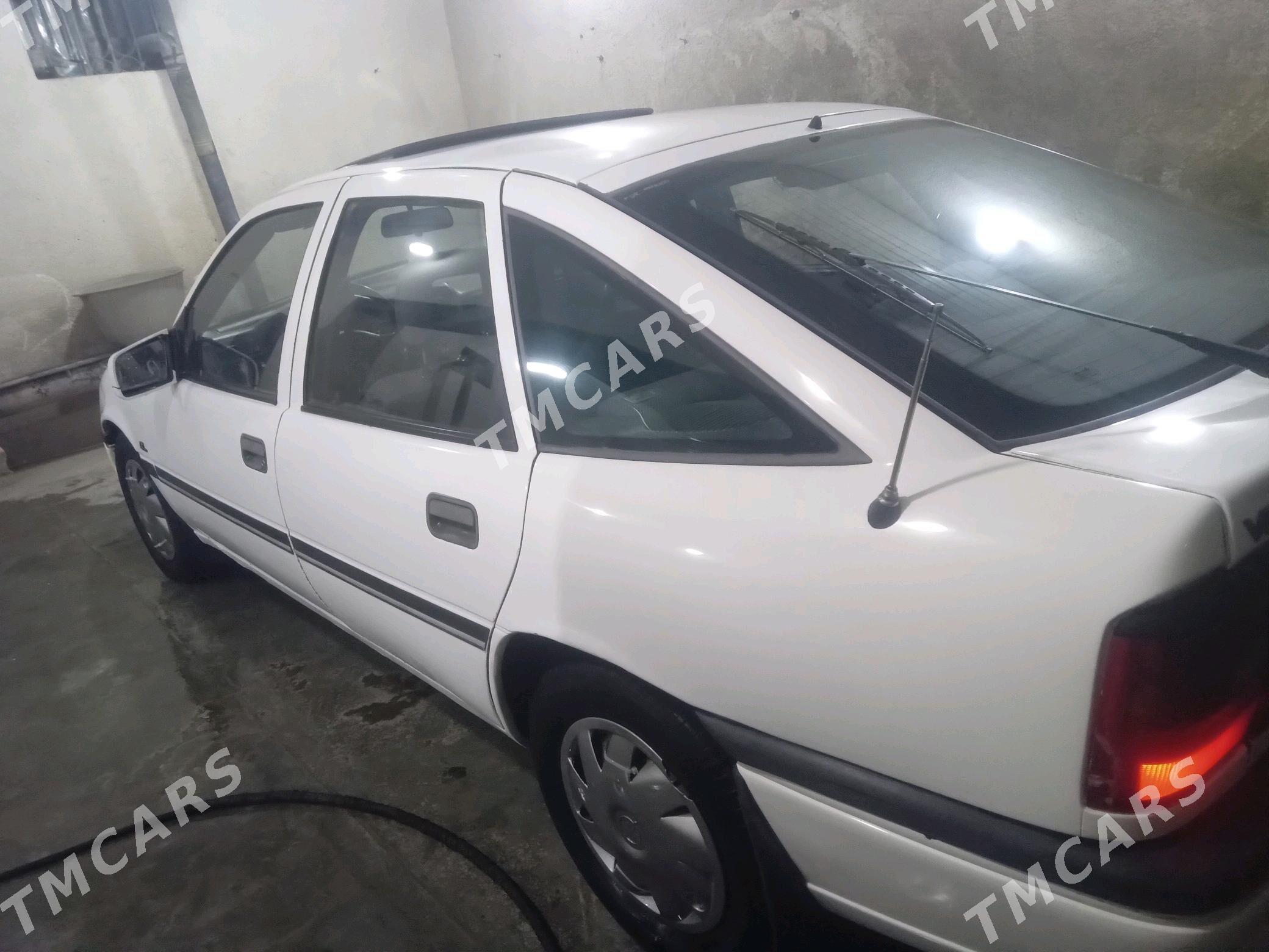 Opel Vectra 1992 - 28 000 TMT - Mary - img 2