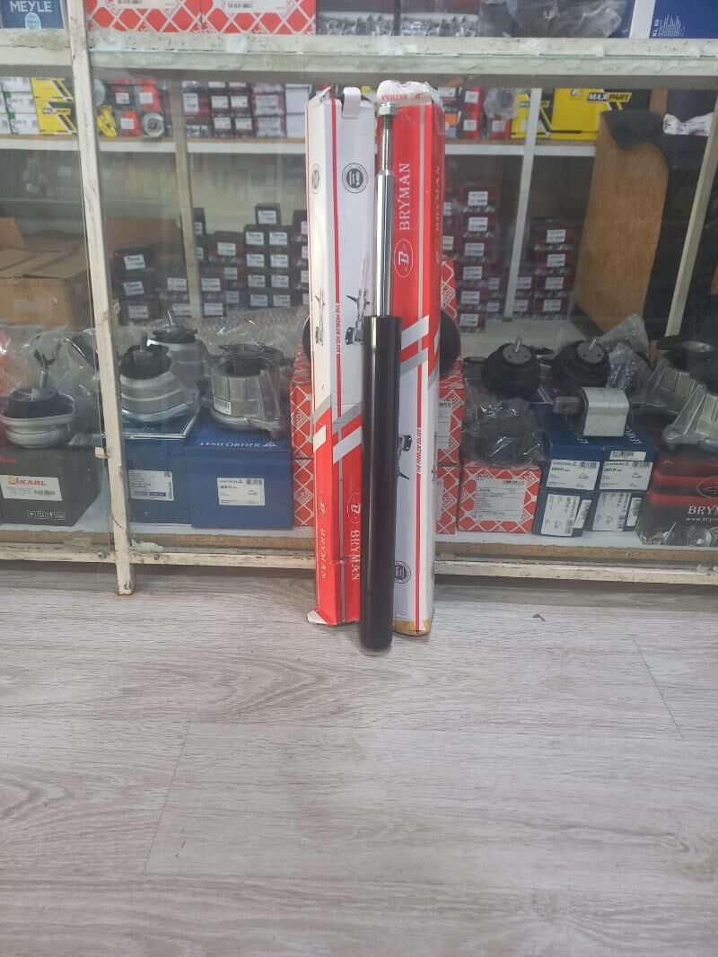 Amortizator BMWE34 öňi magazyn 350 TMT - Aşgabat - img 1