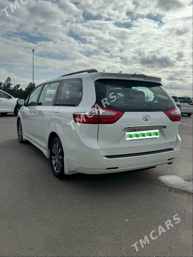 Toyota Sienna 2018 - 490 000 TMT - Aşgabat - img 2