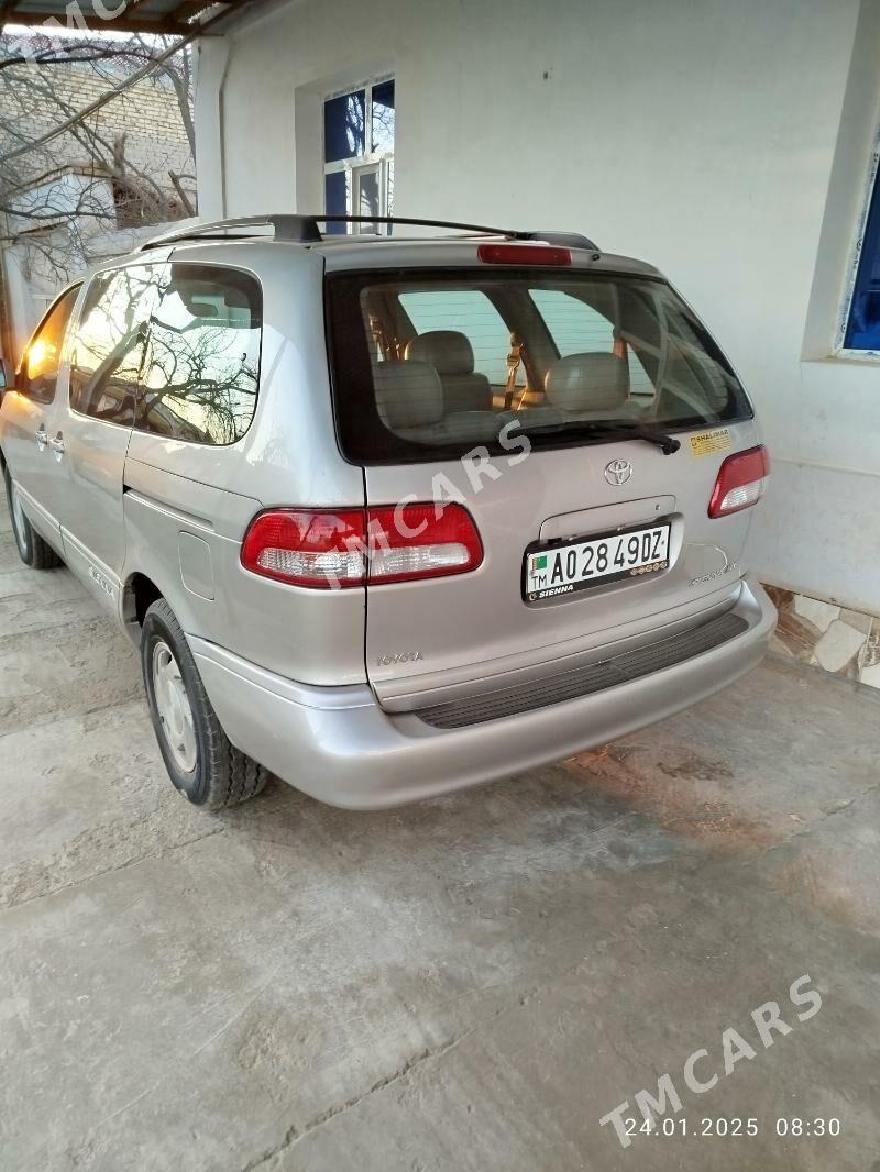 Toyota Sienna 2002 - 166 000 TMT - Daşoguz - img 2