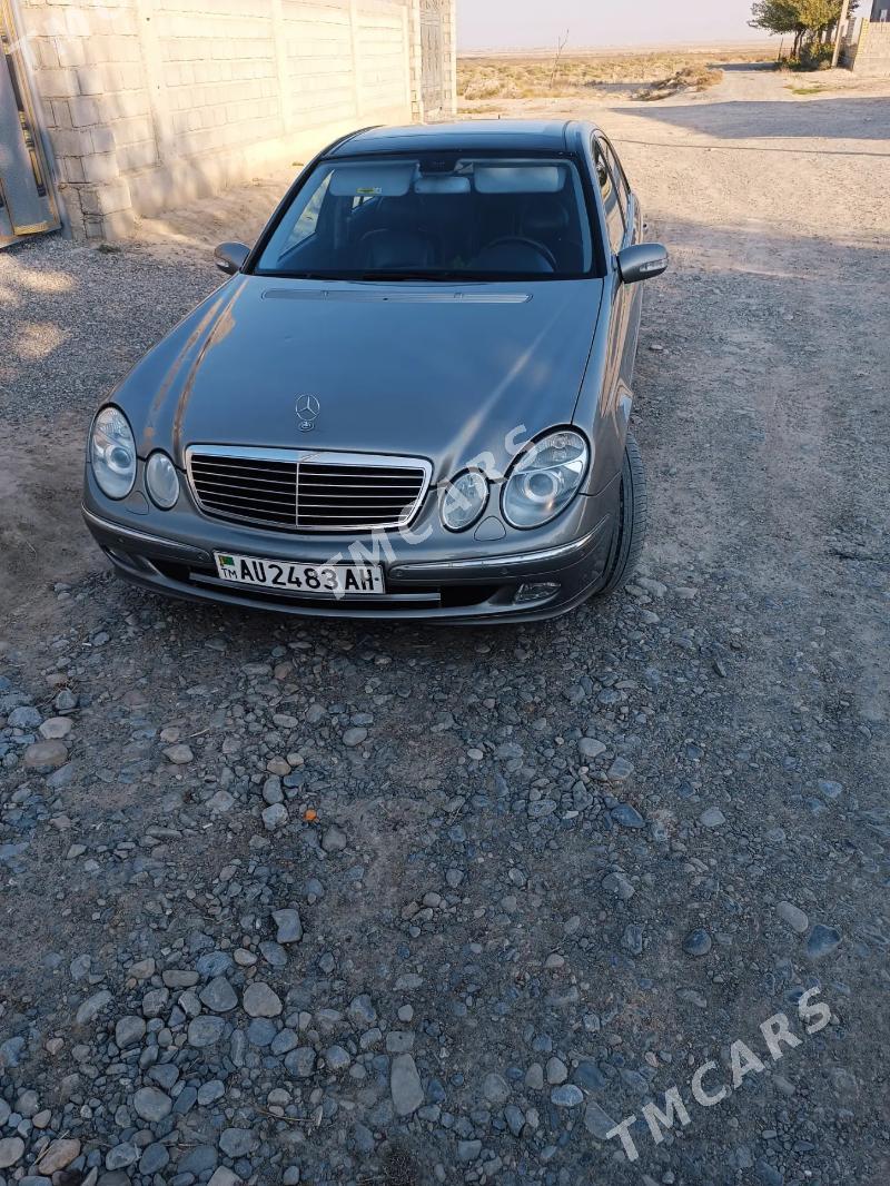 Mercedes-Benz E500 2004 - 150 000 TMT - Кака - img 3