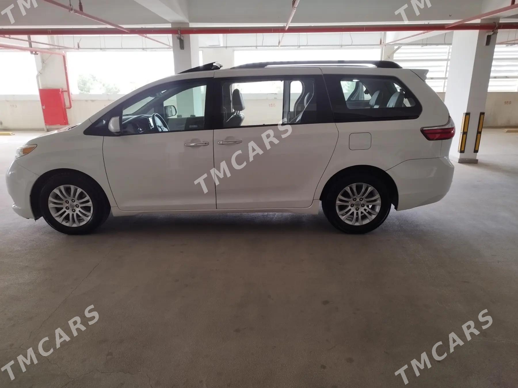 Toyota Sienna 2018 - 380 000 TMT - Aşgabat - img 9