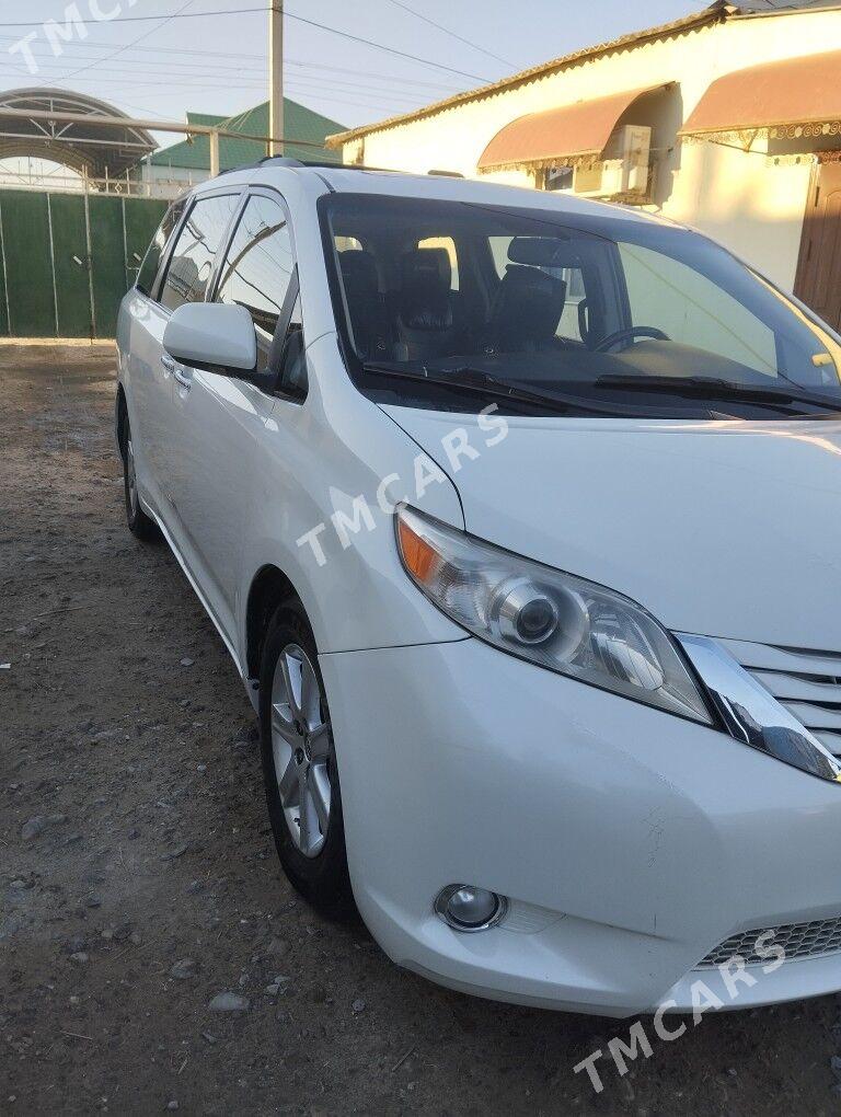 Toyota Sienna 2010 - 285 000 TMT - Änew - img 4