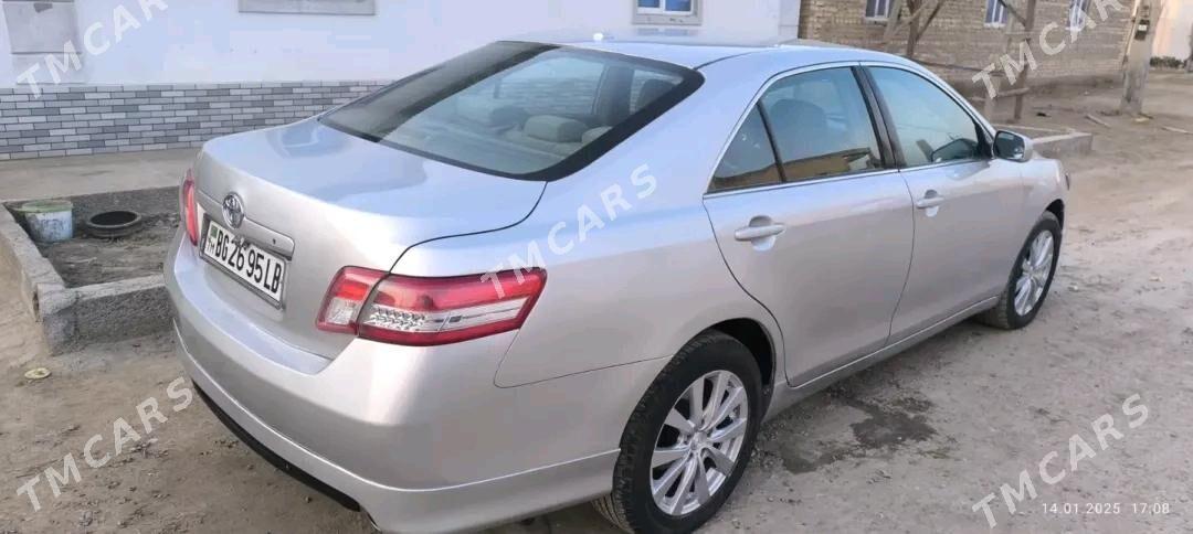 Toyota Camry 2010 - 170 000 TMT - Дянев - img 2