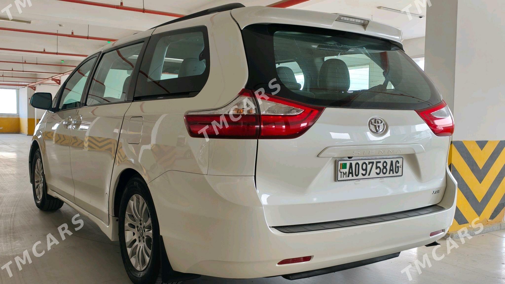 Toyota Sienna 2018 - 360 000 TMT - Aşgabat - img 3