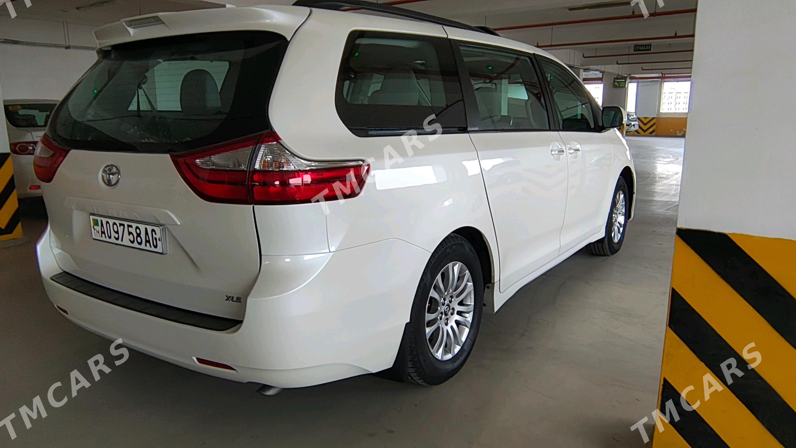 Toyota Sienna 2018 - 360 000 TMT - Aşgabat - img 5