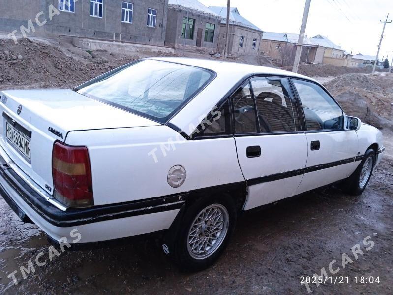 Opel Omega 1992 - 17 000 TMT - Мургап - img 3