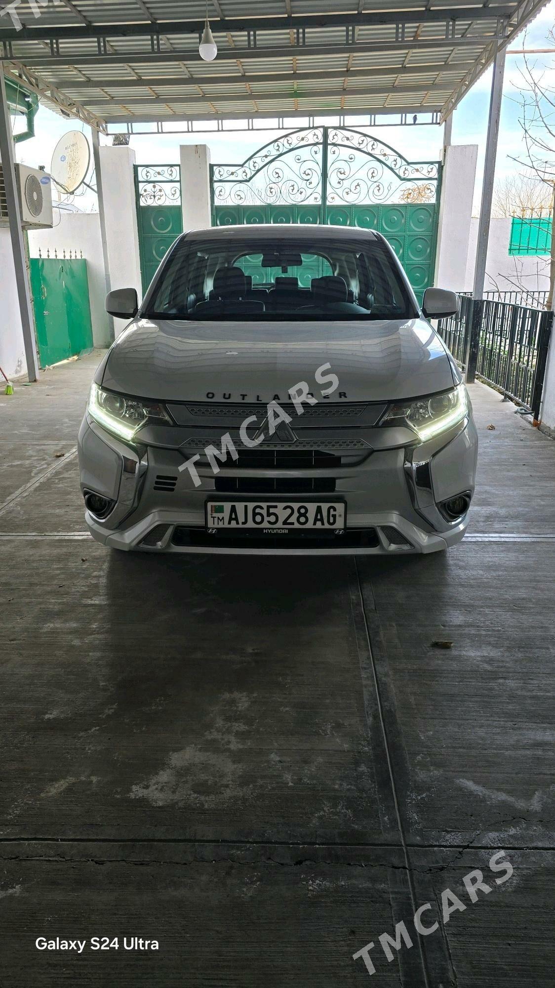 Mitsubishi Outlander 2022 - 295 000 TMT - Aşgabat - img 2