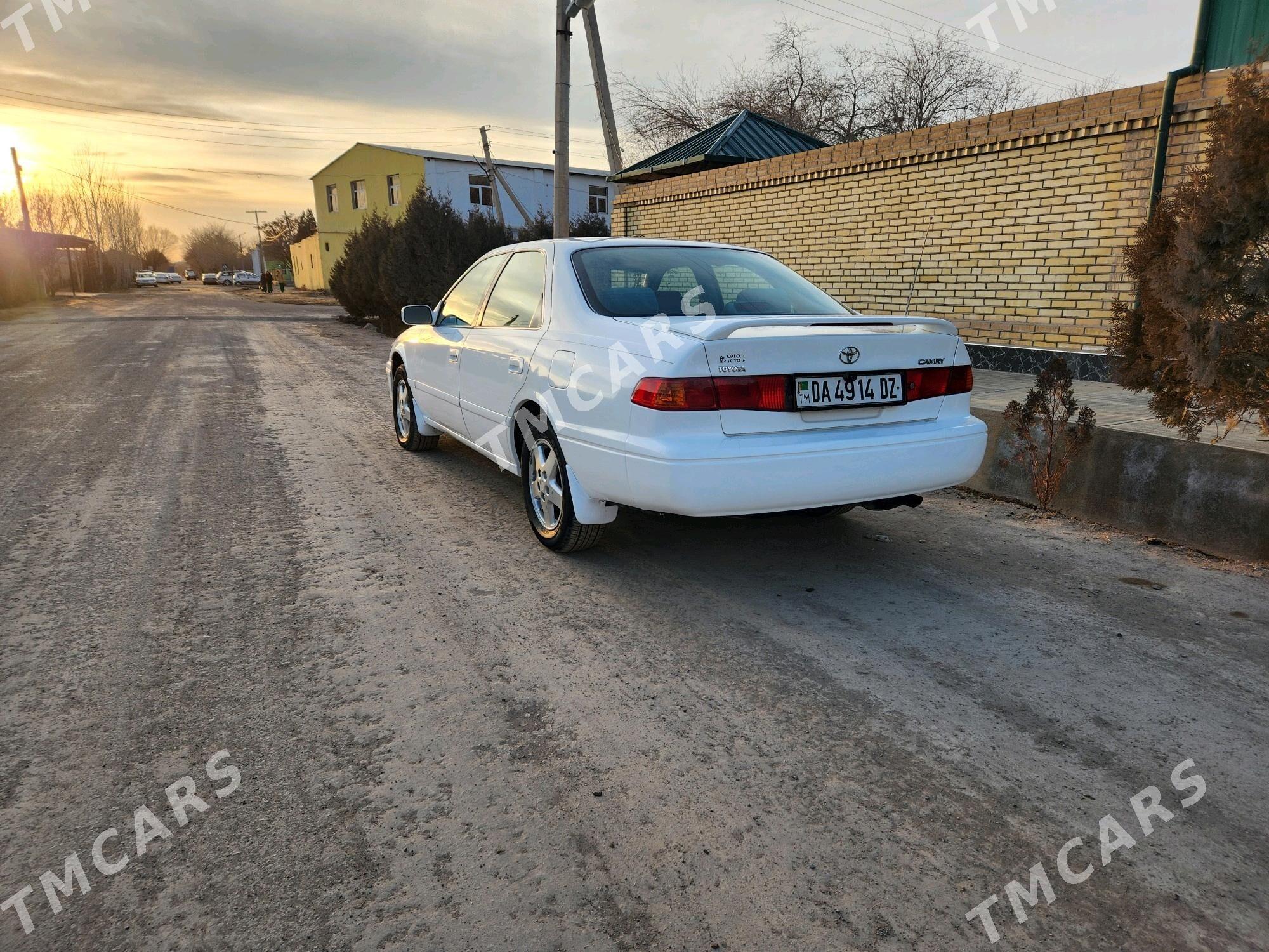 Toyota Camry 2000 - 130 000 TMT - Кёнеургенч - img 3