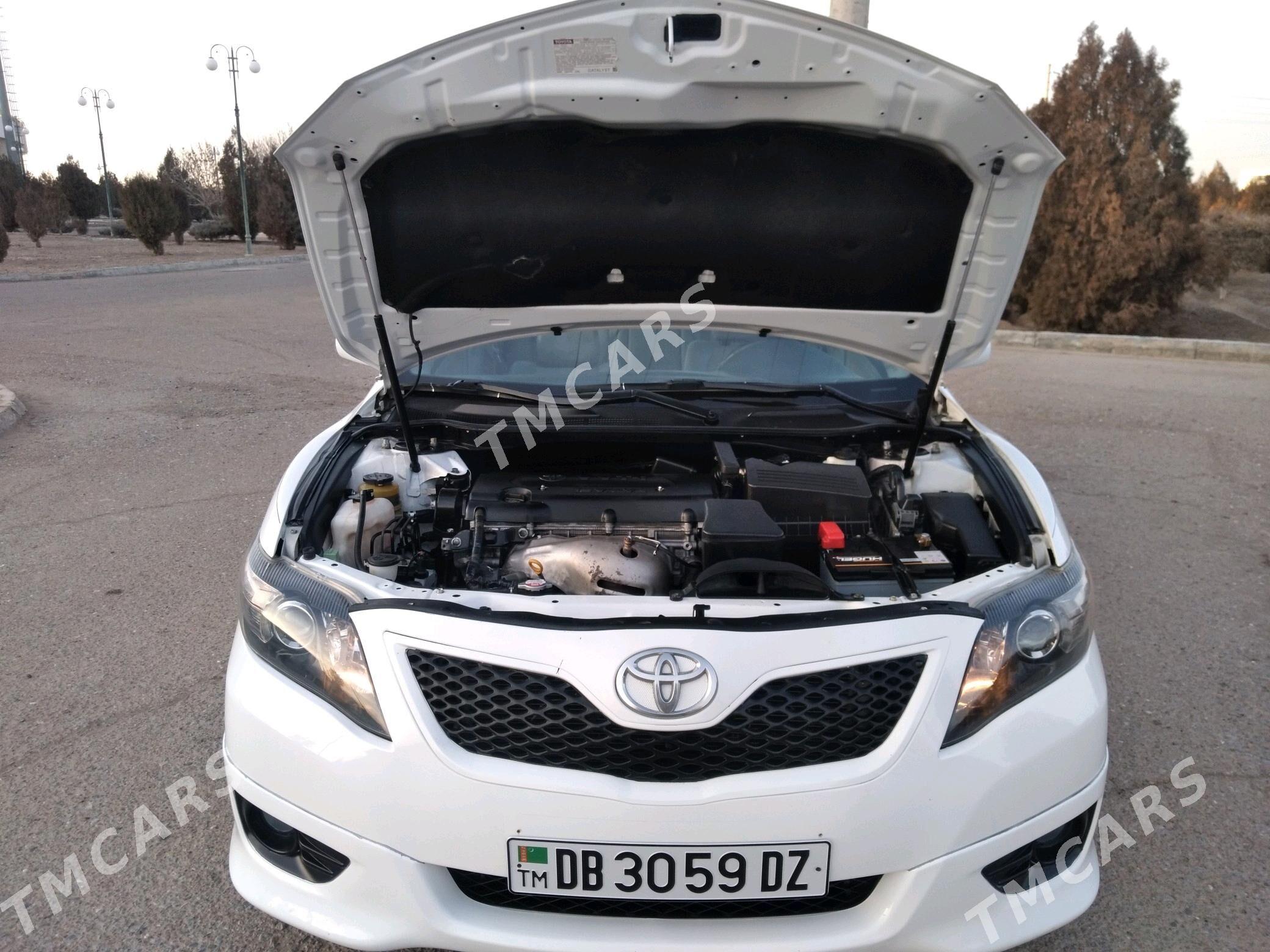 Toyota Camry 2011 - 170 000 TMT - Дашогуз - img 6