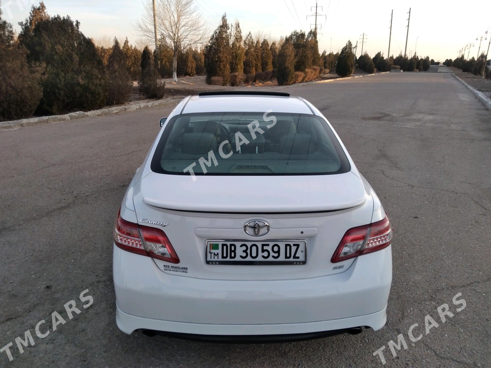 Toyota Camry 2011 - 170 000 TMT - Дашогуз - img 9