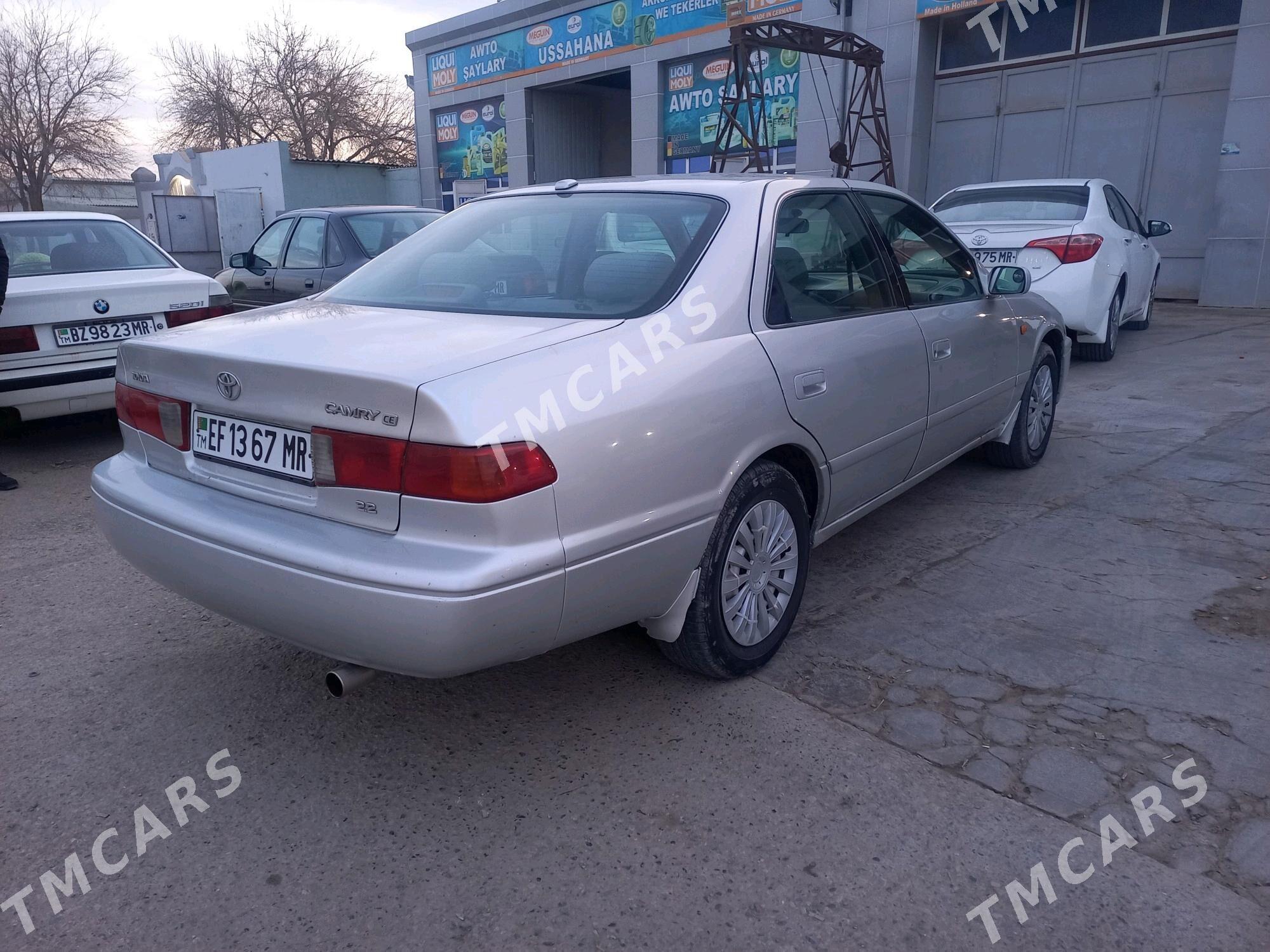 Toyota Camry 2001 - 105 000 TMT - Байрамали - img 4