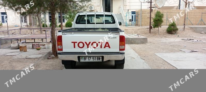 Toyota Hilux 2009 - 200 000 TMT - Туркменбаши - img 7