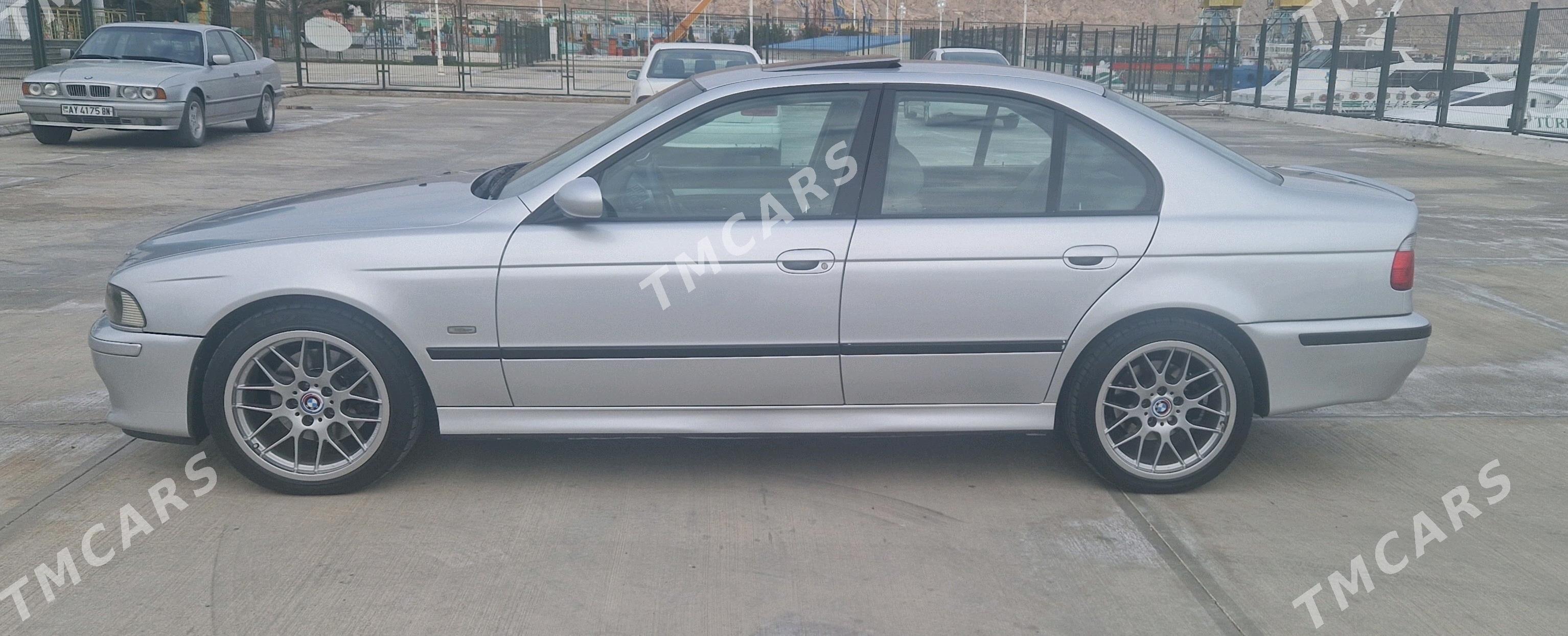 BMW E39 2002 - 125 000 TMT - Türkmenbaşy - img 4