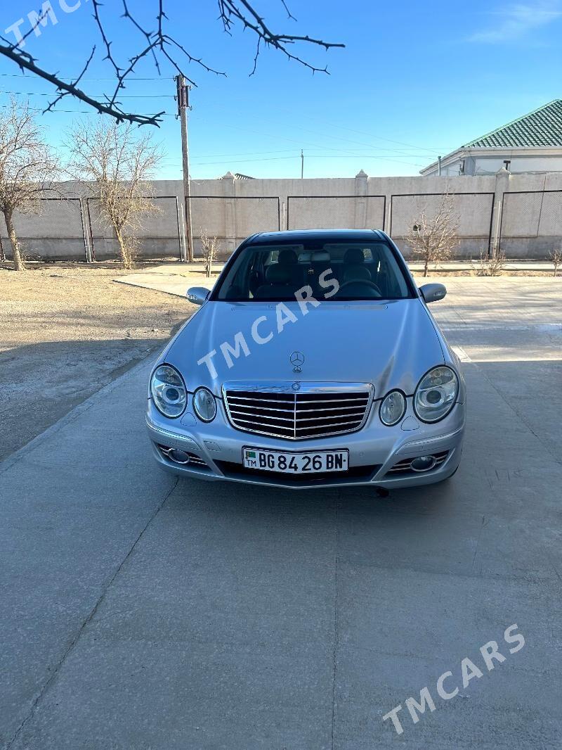 Mercedes-Benz E320 2004 - 120 000 TMT - Балканабат - img 4