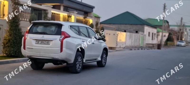 Mitsubishi Montero Sport 2019 - 375 000 TMT - Гуртли - img 2