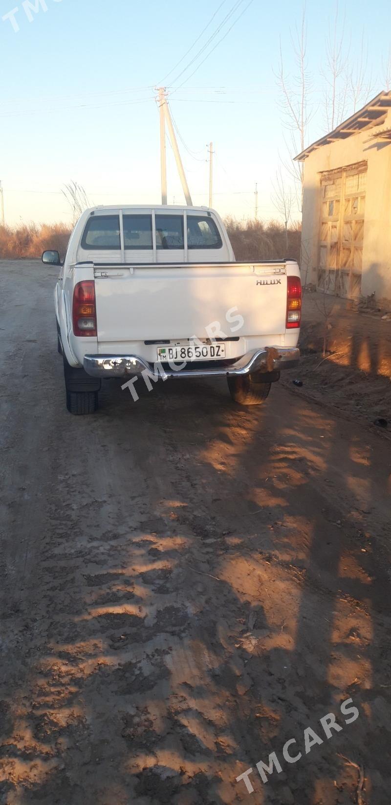 Toyota Hilux 2006 - 200 000 TMT - Шабатский этрап - img 3