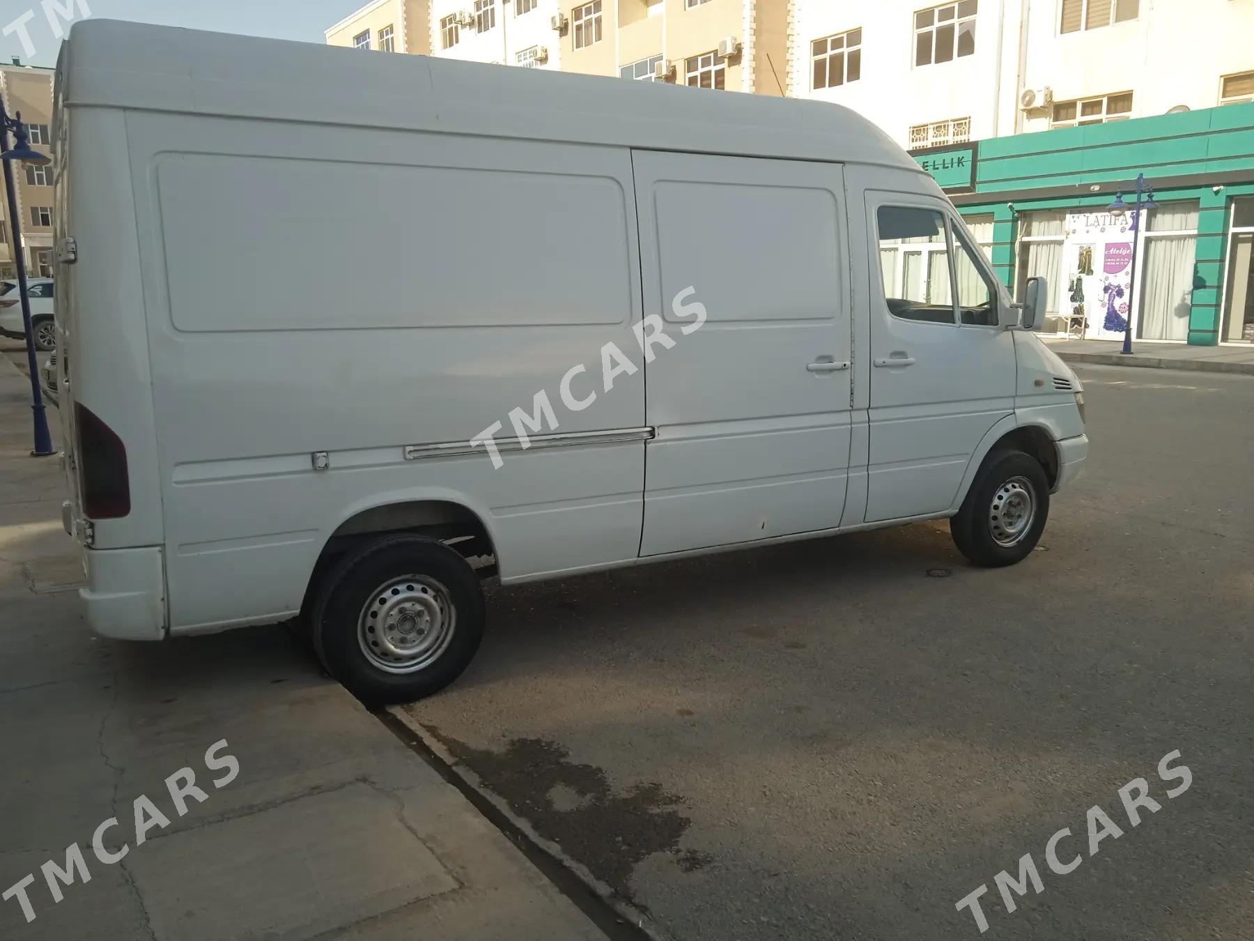 Mercedes-Benz Sprinter 2500 2003 - 135 000 TMT - Aşgabat - img 2