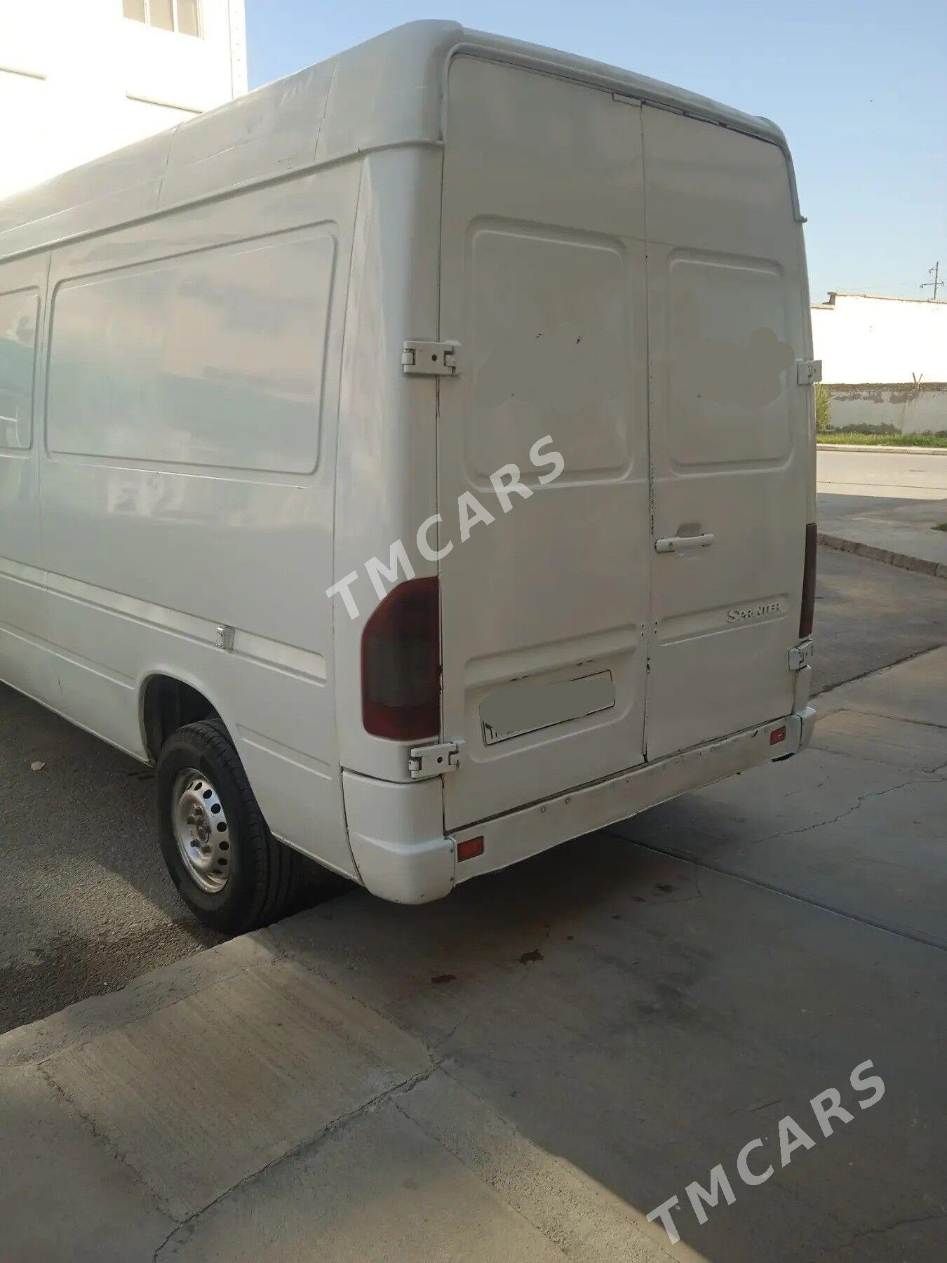 Mercedes-Benz Sprinter 2500 2003 - 135 000 TMT - Aşgabat - img 3