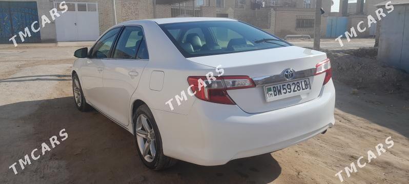 Toyota Camry 2012 - 155 000 TMT - Дянев - img 2