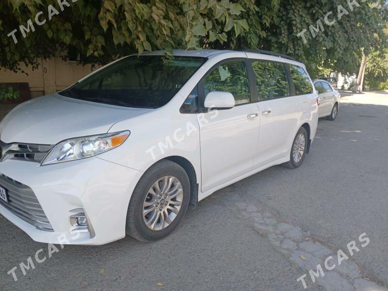 Toyota Sienna 2018 - 385 000 TMT - Gagarin köç, köne Howa menzili - img 3